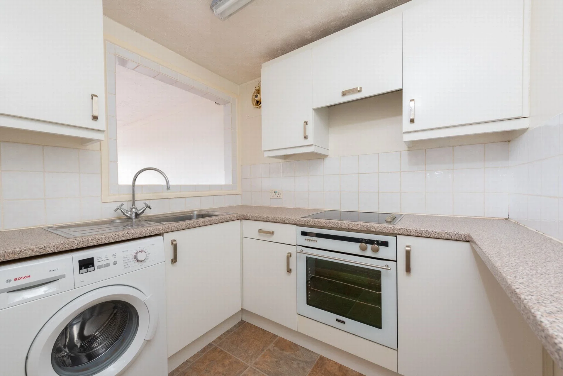 Flat Alexandra Road in Rushmoor