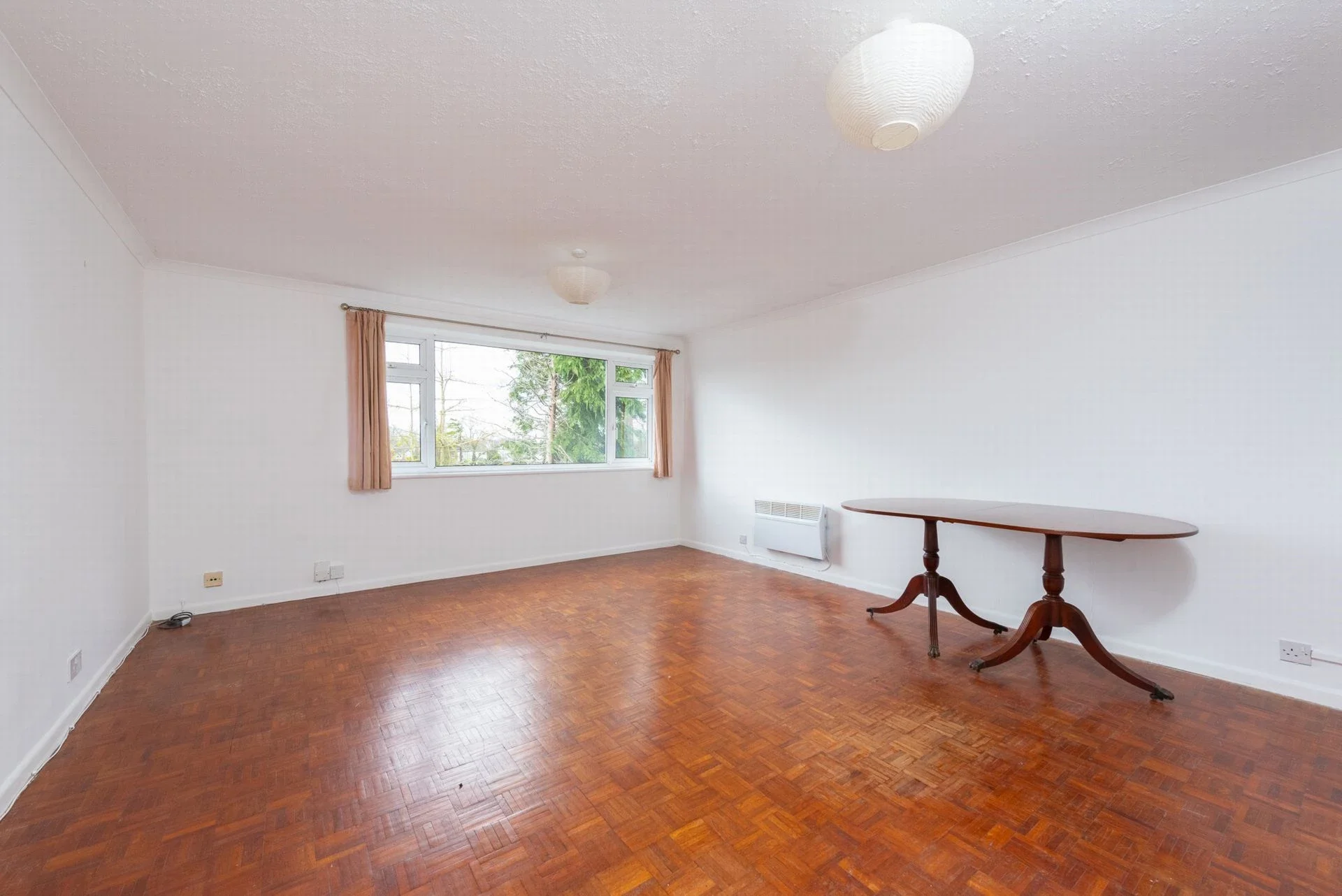 Flat Alexandra Road in Rushmoor
