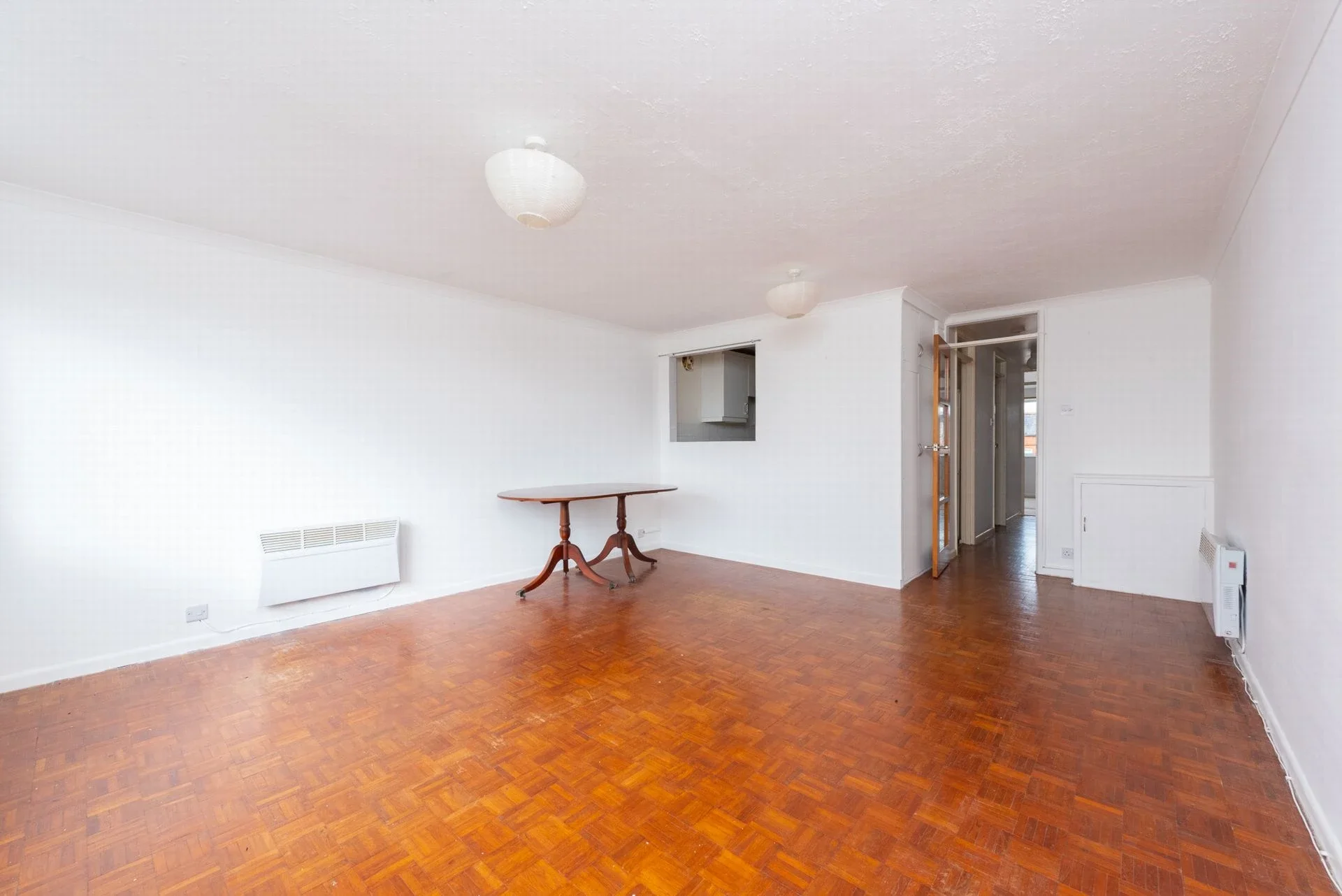 Flat Alexandra Road in Rushmoor