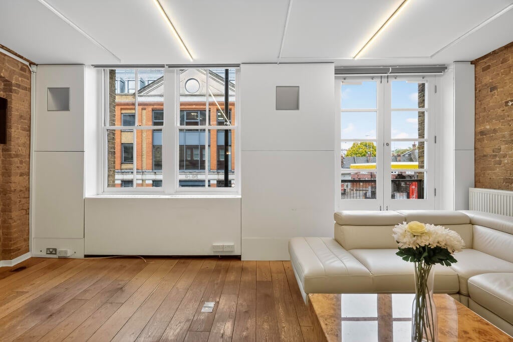 Flat Great Guildford Street in Greater London
