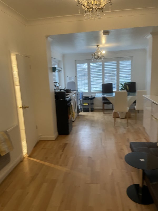 Flat Marvels Lane in Greater London