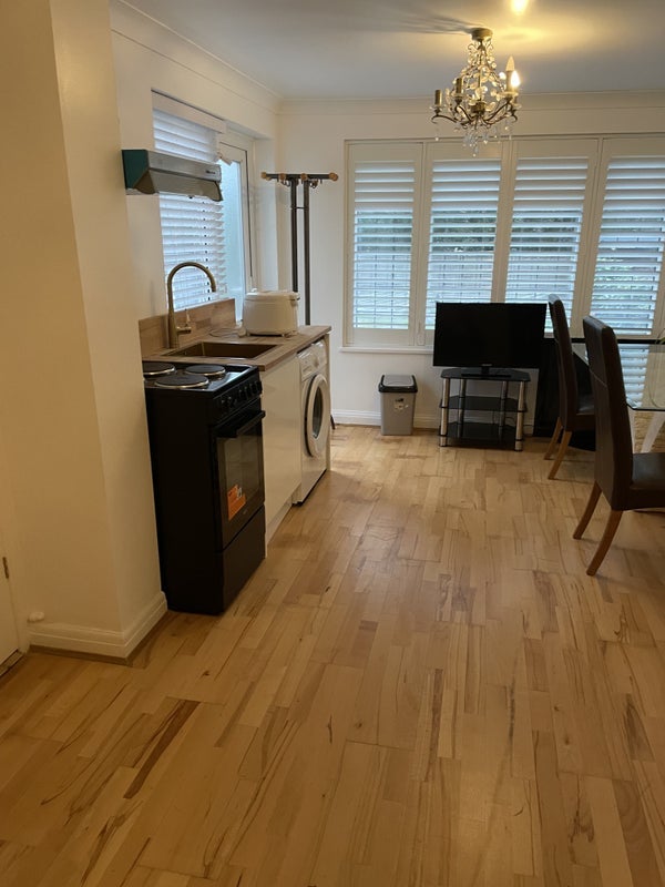 Flat Marvels Lane in Greater London