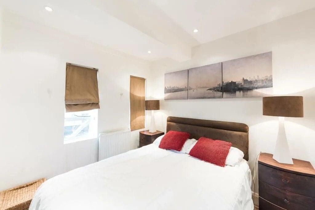 Flat Sloane Avenue in Greater London