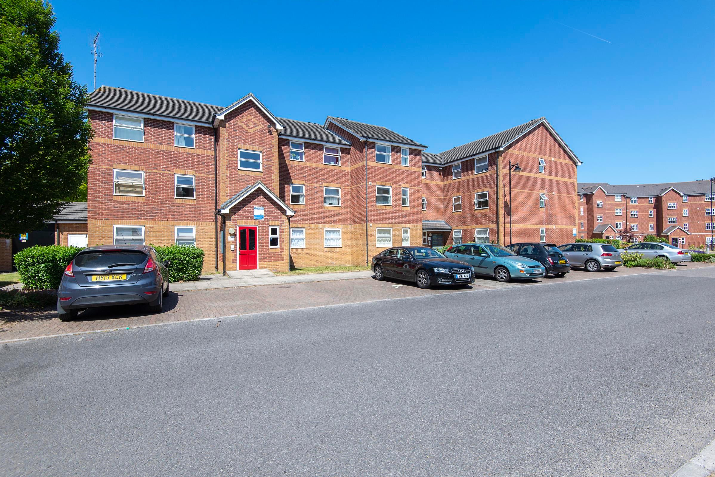 Flat Massingberd Way in Greater London