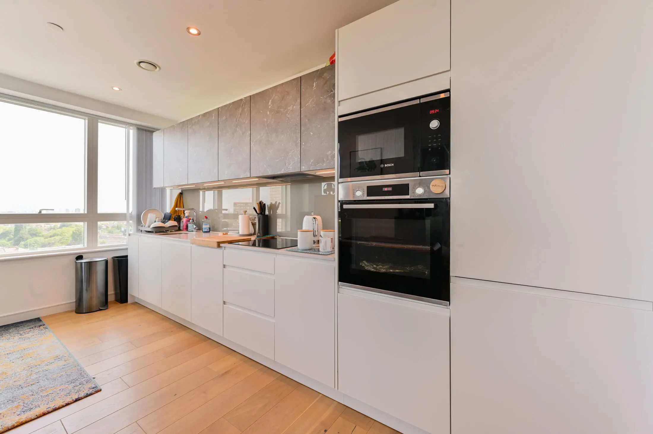 Flat Grant Road in Greater London