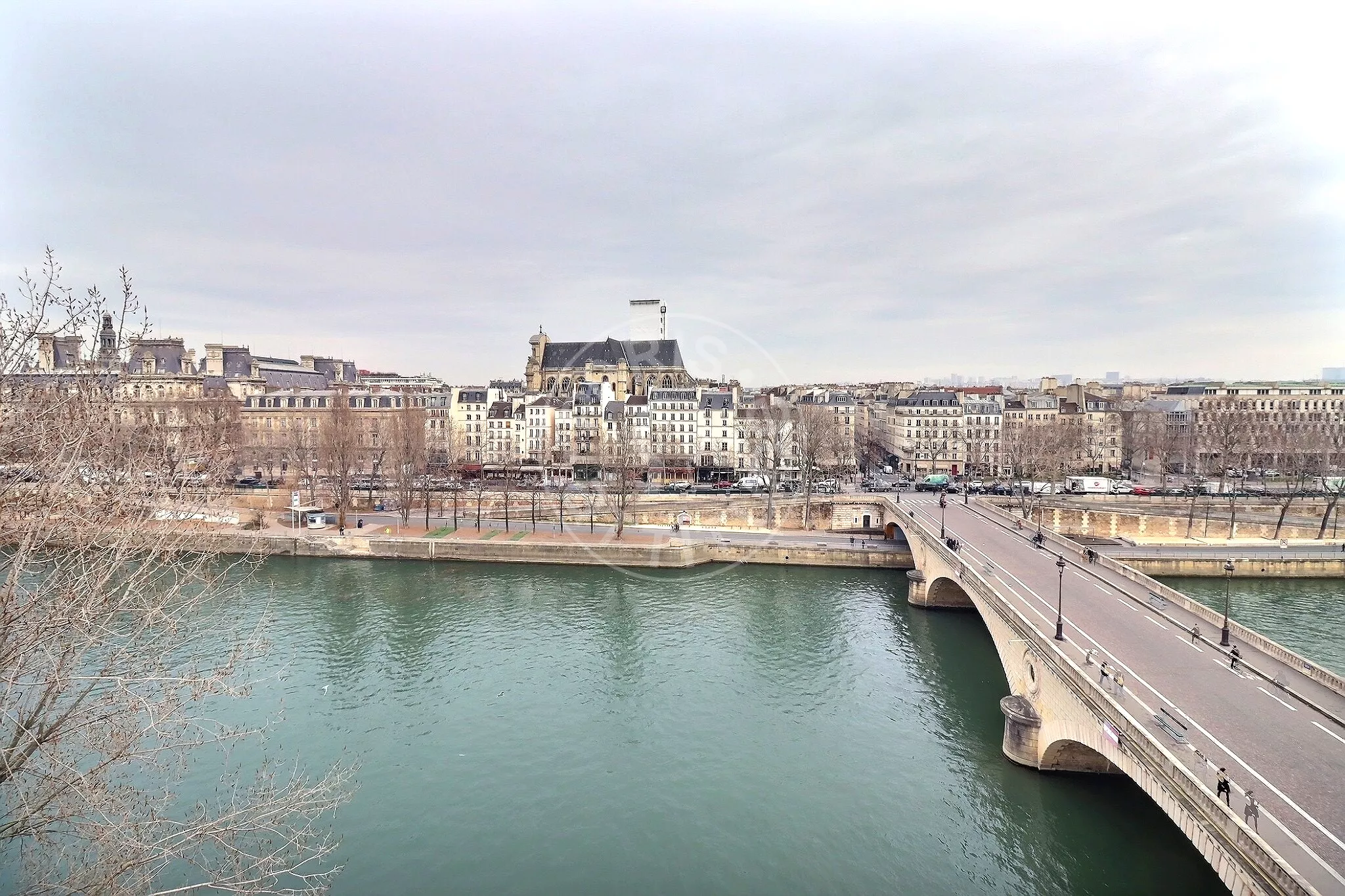 Appartement Quai de Bourbon à Paris