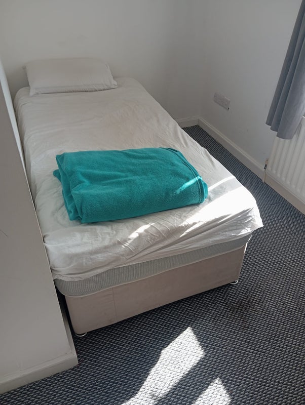 Room Tennyson Street in Brierley Hill