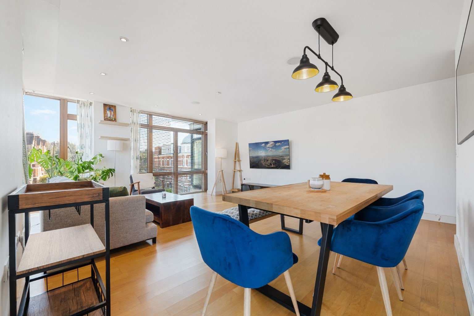 Flat The Chase in Greater London