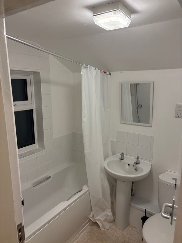 Room Mount Pleasant in Redditch