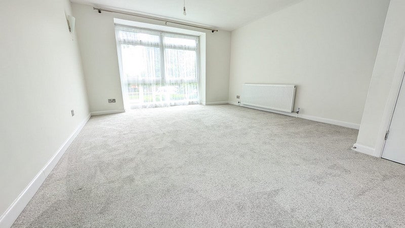 Flat Dorchester Gardens in Worthing