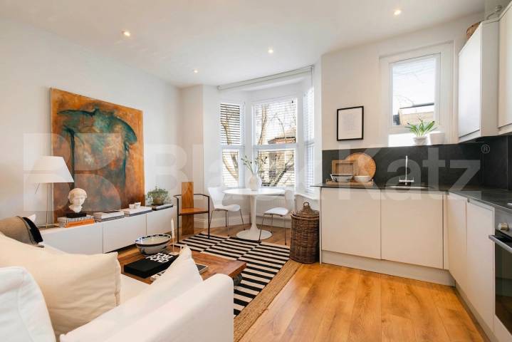 Flat Iverson Road in Greater London