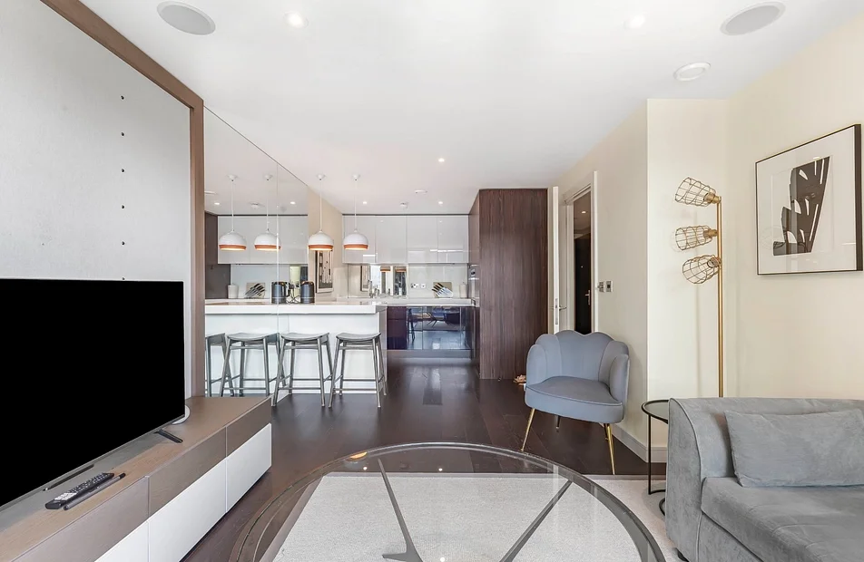 Flat Gatliff Road in City of Westminster