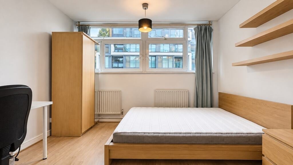 Room Micawber Street in Greater London