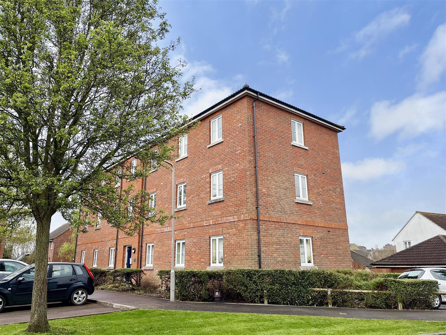 Flat Field Close in Sturminster Newton