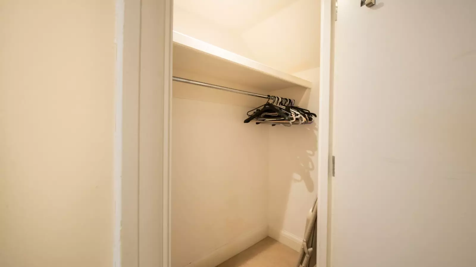 Room Lupus Street in City of Westminster