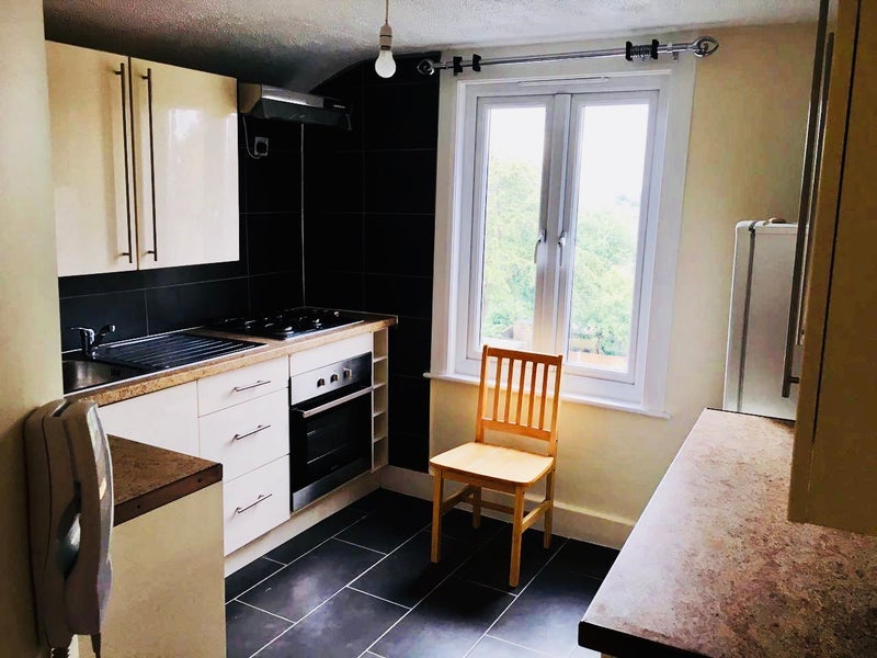 Room Wightman Road in Greater London