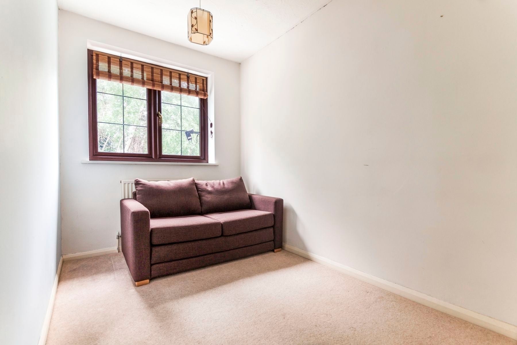 House Upavon Gardens in Winkfield