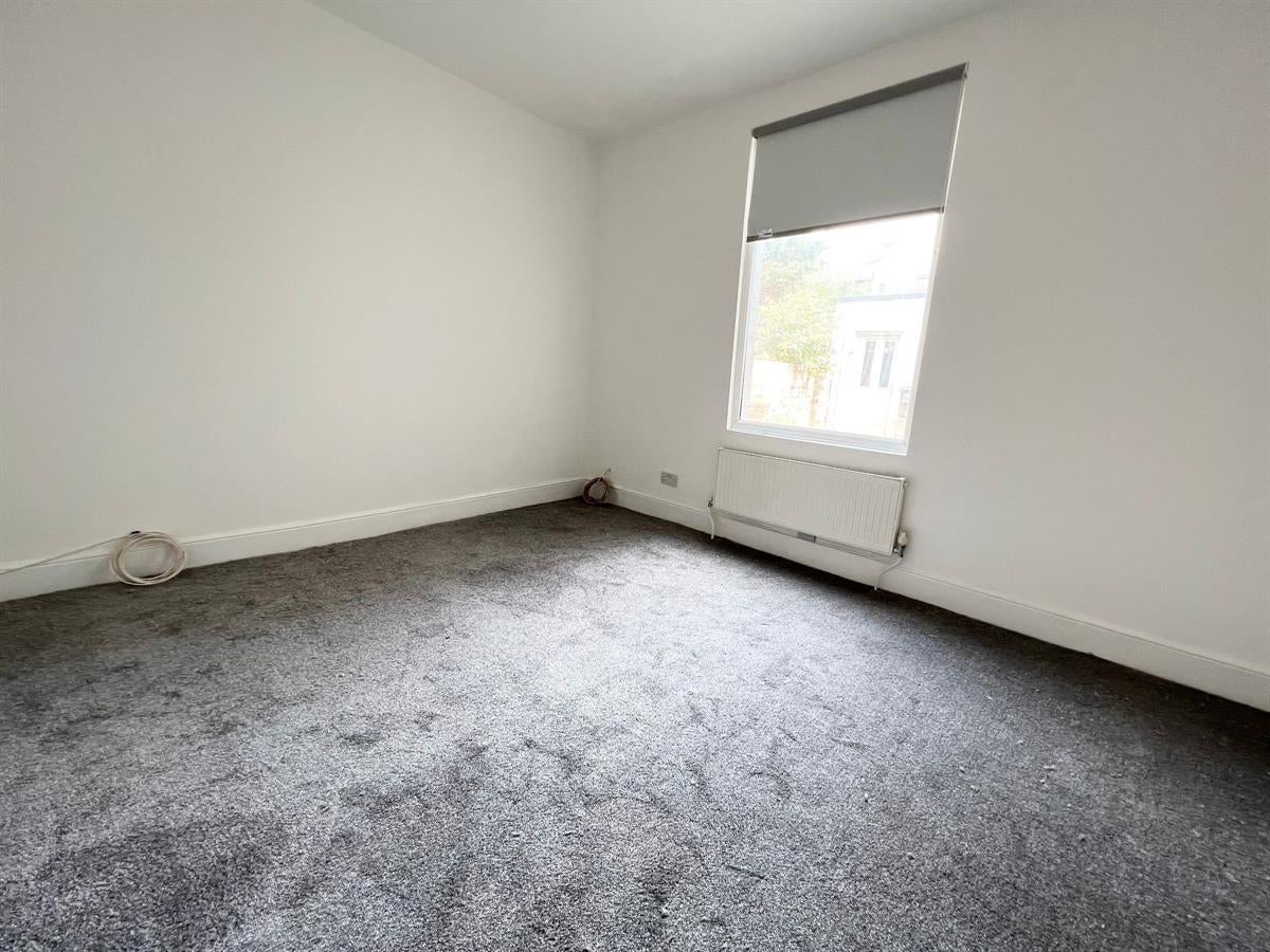 Flat Prebend Street in Bedford
