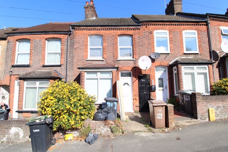 House Hitchin Road in Luton