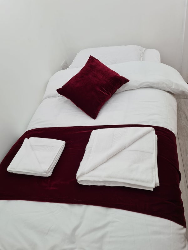 Room Selhurst Road in Greater London