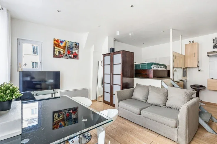 Appartement Rue Grégoire de Tours à Paris