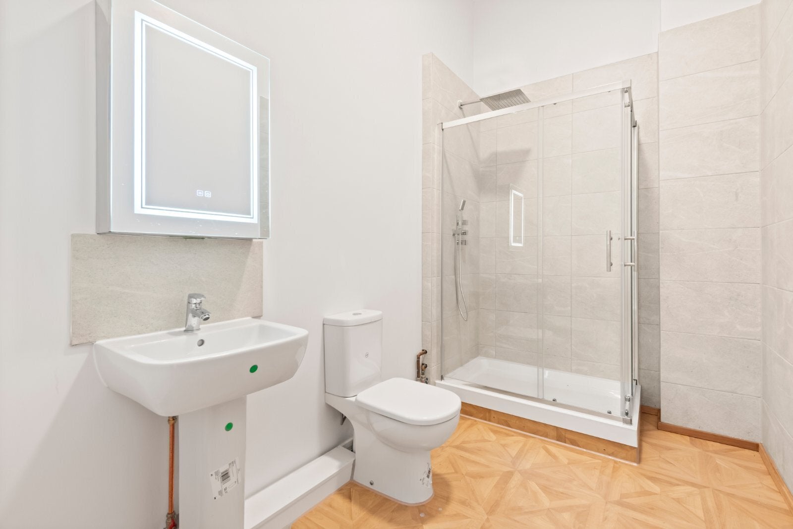 Flat Offord Road in Greater London