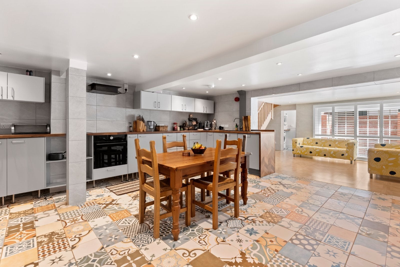 Flat Offord Road in Greater London
