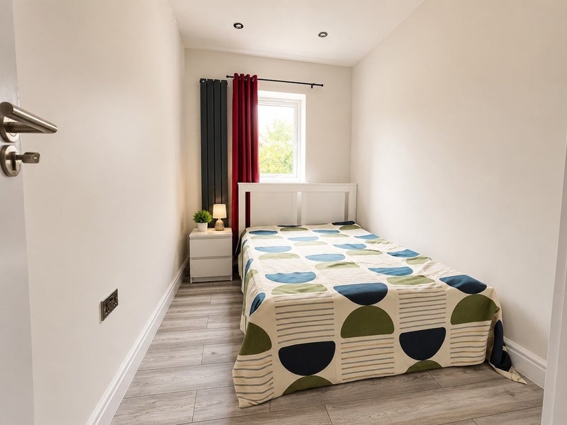 Room Malvern Avenue in Greater London