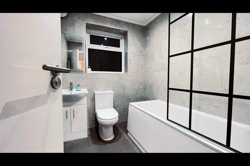 Room Malvern Avenue in Greater London