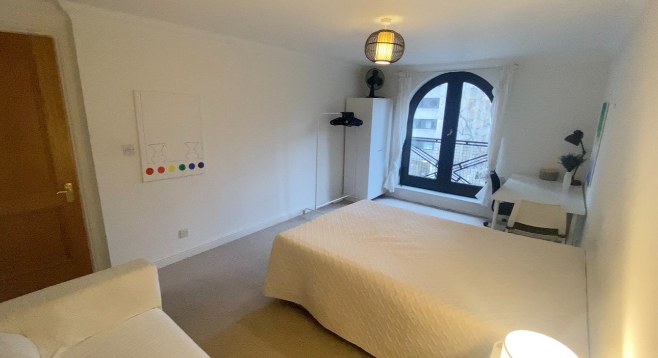 Room Regency Street in City of Westminster