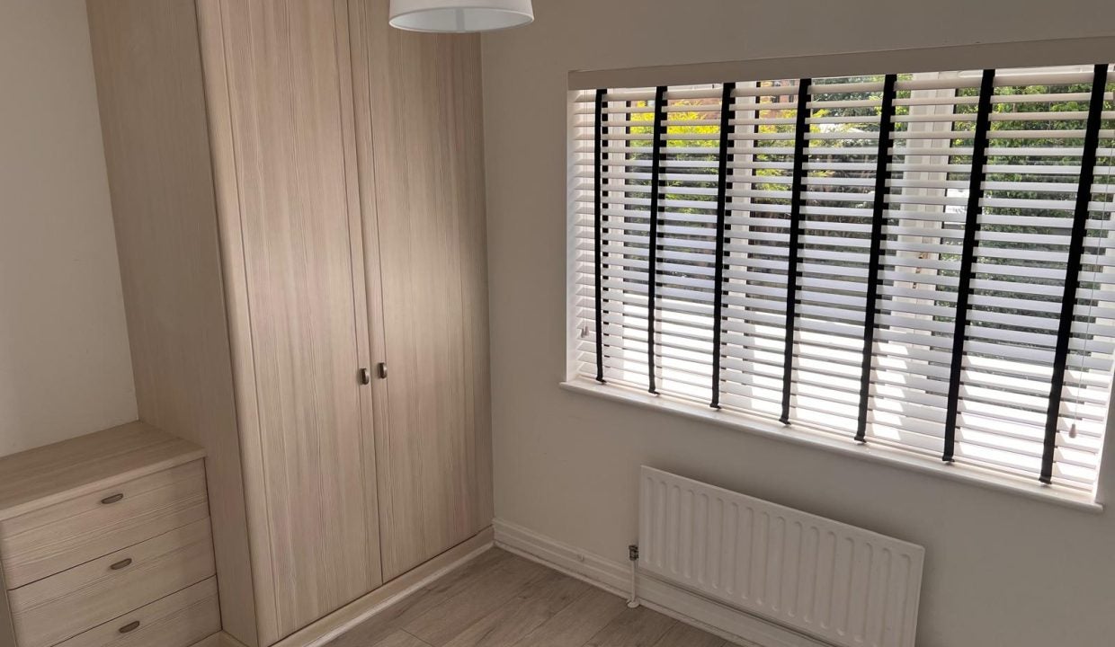 House Willowtree Close in Leicester