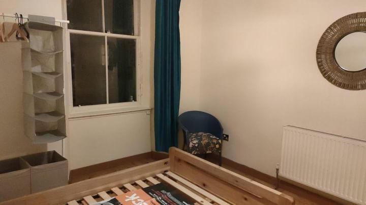 Room Willowbank Crescent in Glasgow