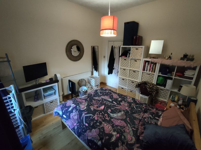 Room Willowbank Crescent in Glasgow