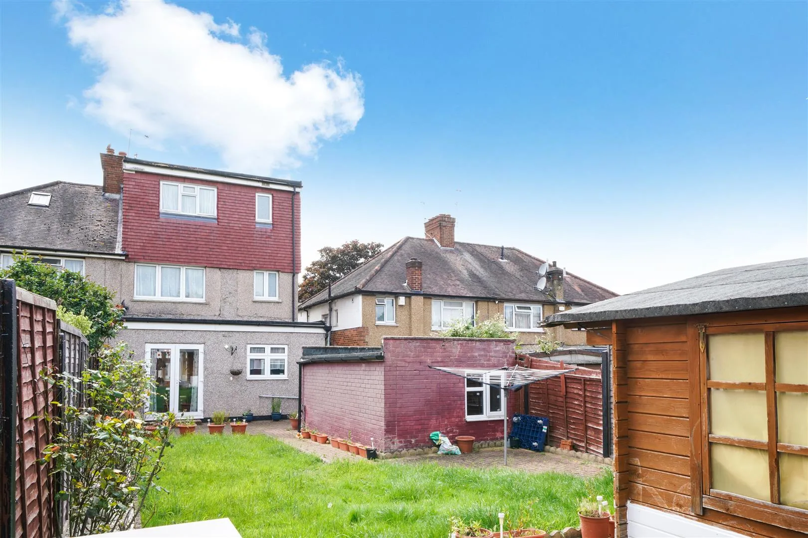 House Tintern Way in Greater London