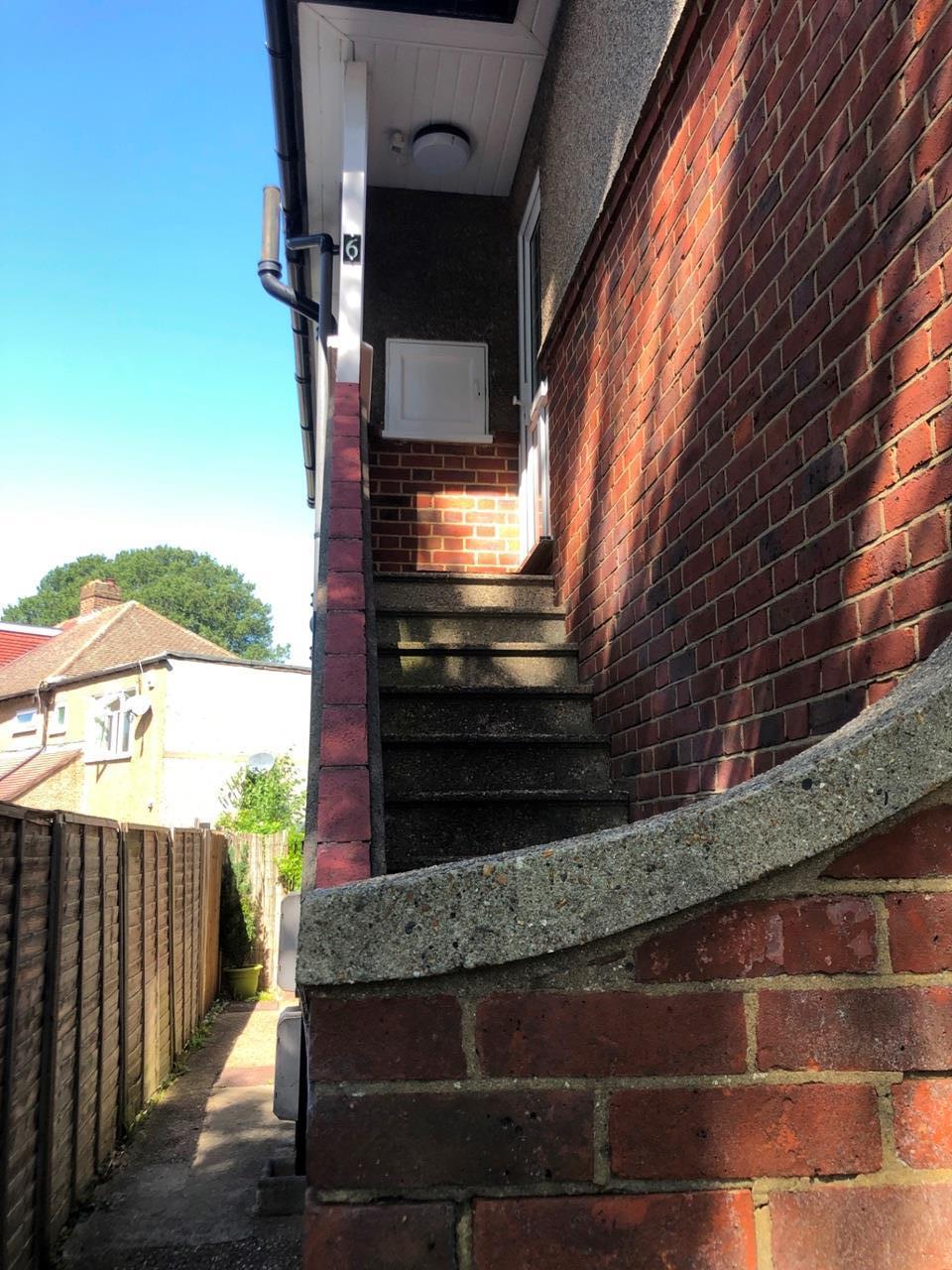 Flat Bridle Road in Greater London