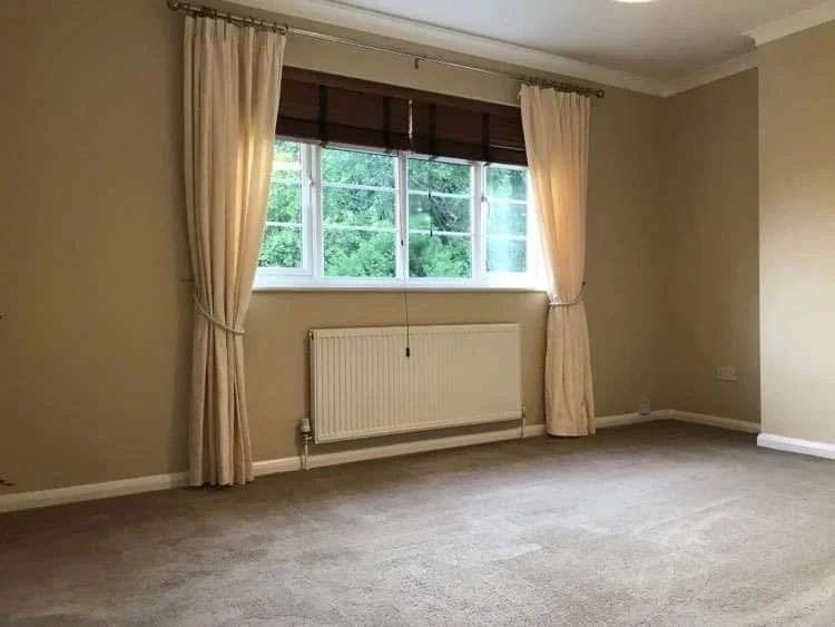 Flat Bridle Road in Greater London