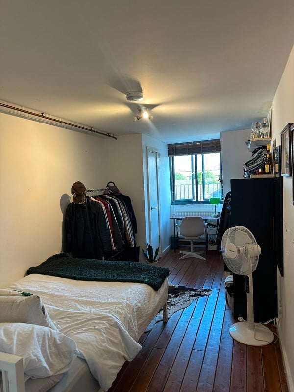 Room Tudor Grove in Greater London