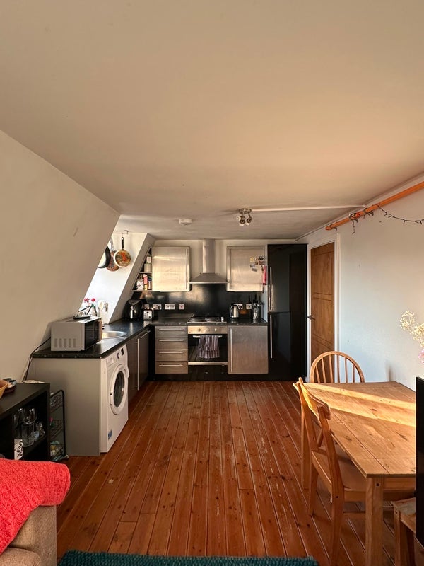 Room Tudor Grove in Greater London