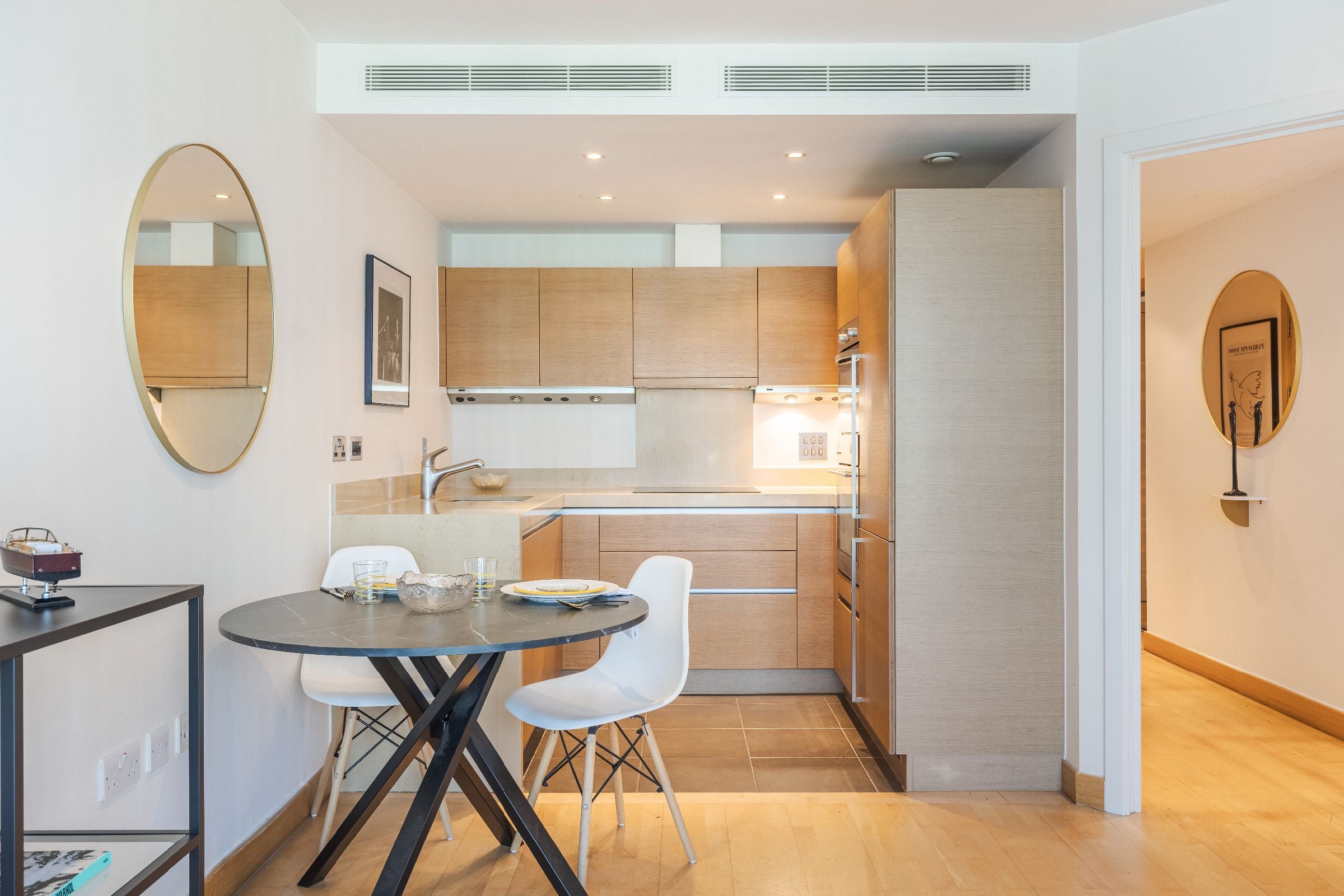 Flat Queenstown Road in Greater London