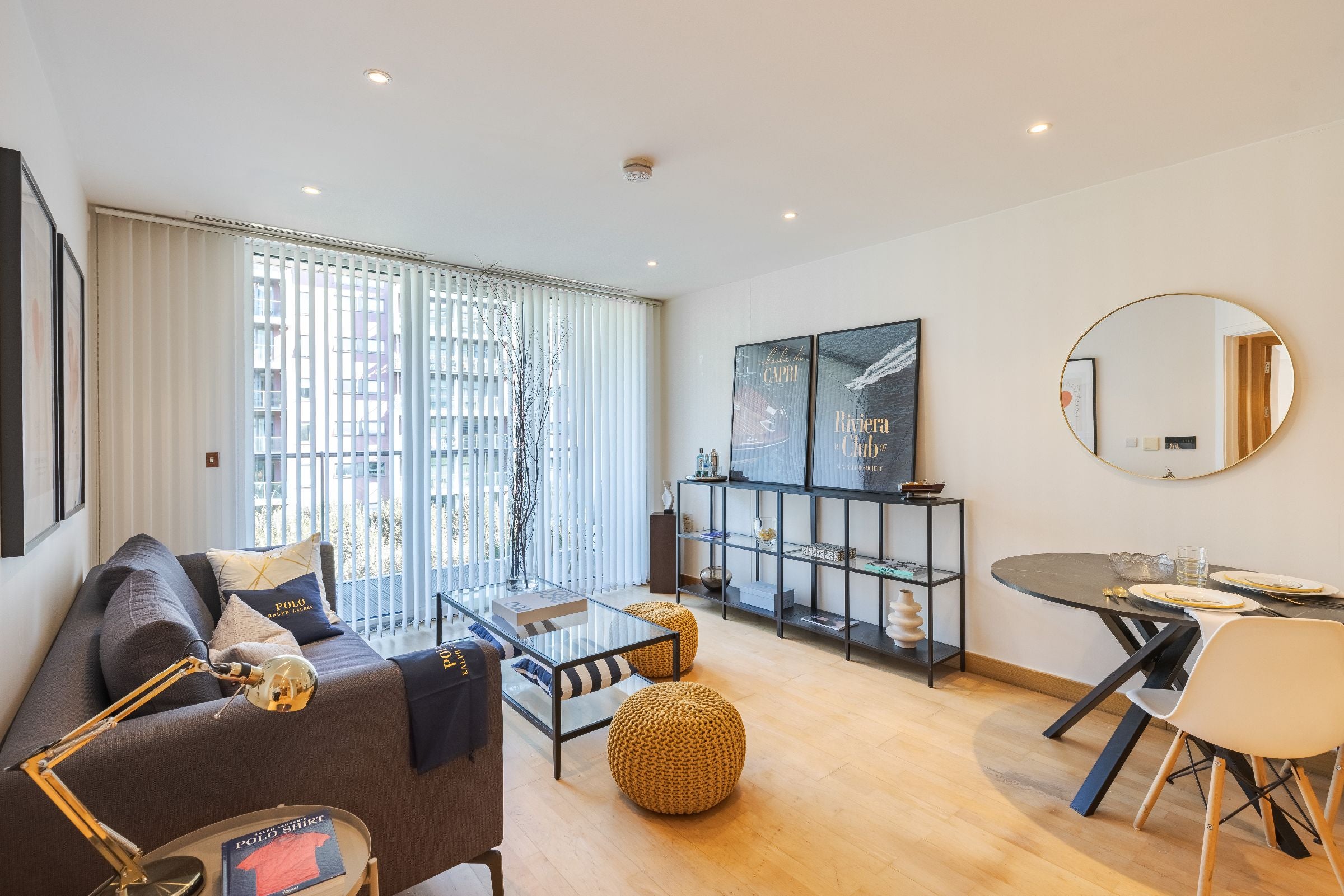 Flat Queenstown Road in Greater London