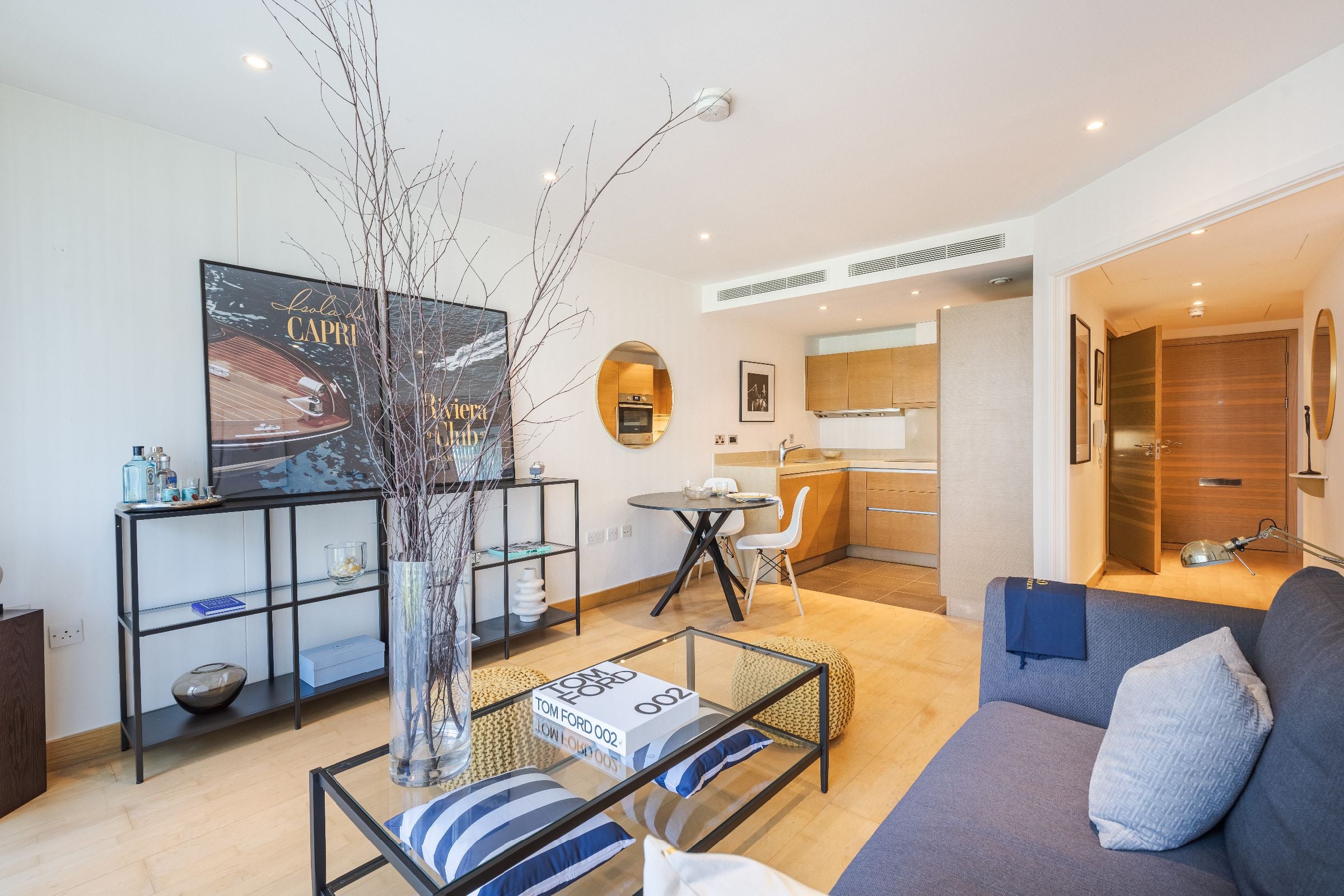 Flat Queenstown Road in Greater London