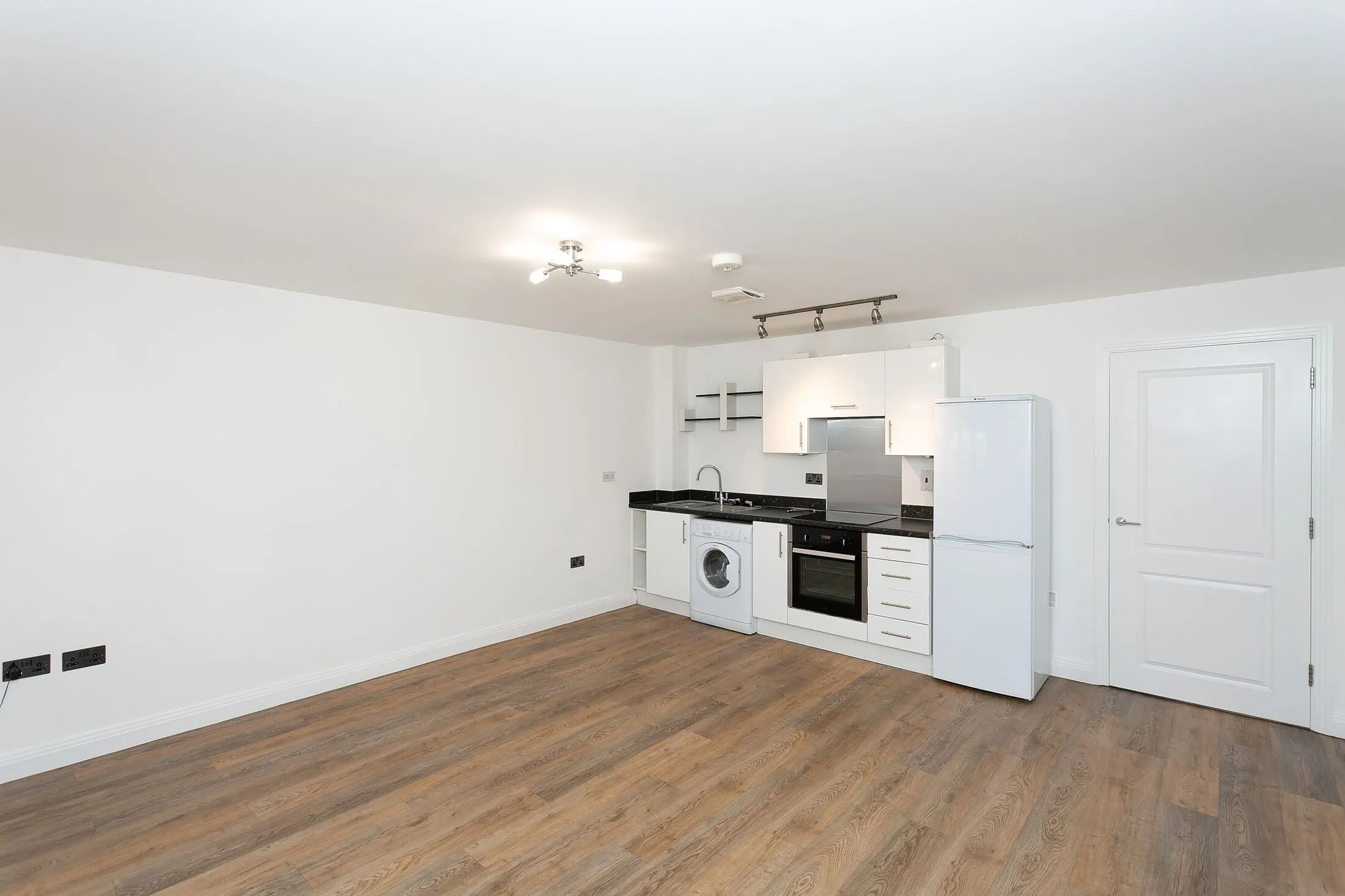 Flat Hollingsworth Mews in Watford