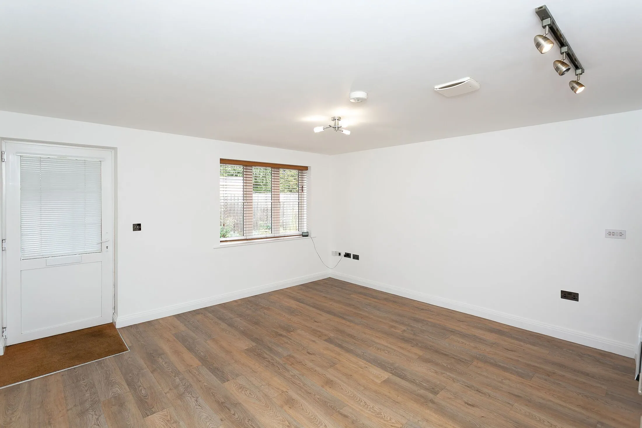 Flat Hollingsworth Mews in Watford