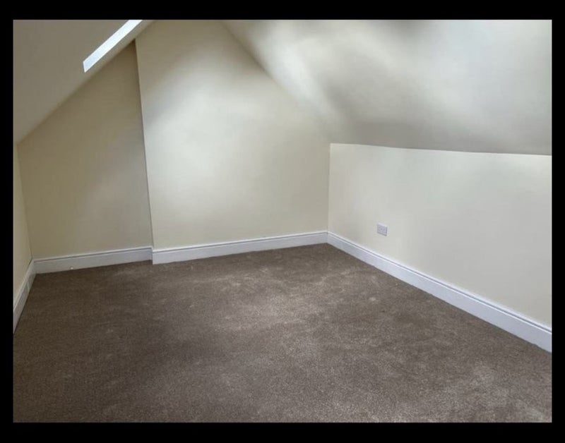 Room Mottingham Road in Greater London