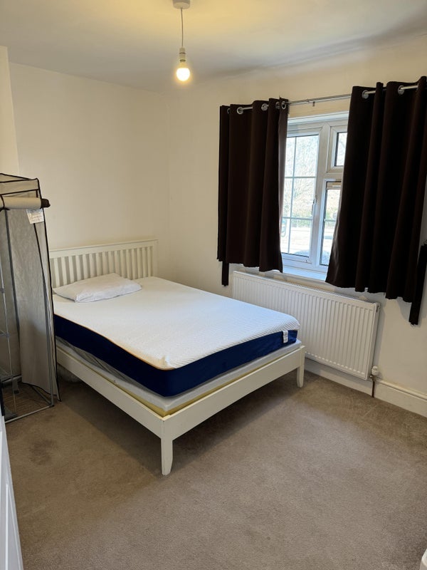 Room Mottingham Road in Greater London