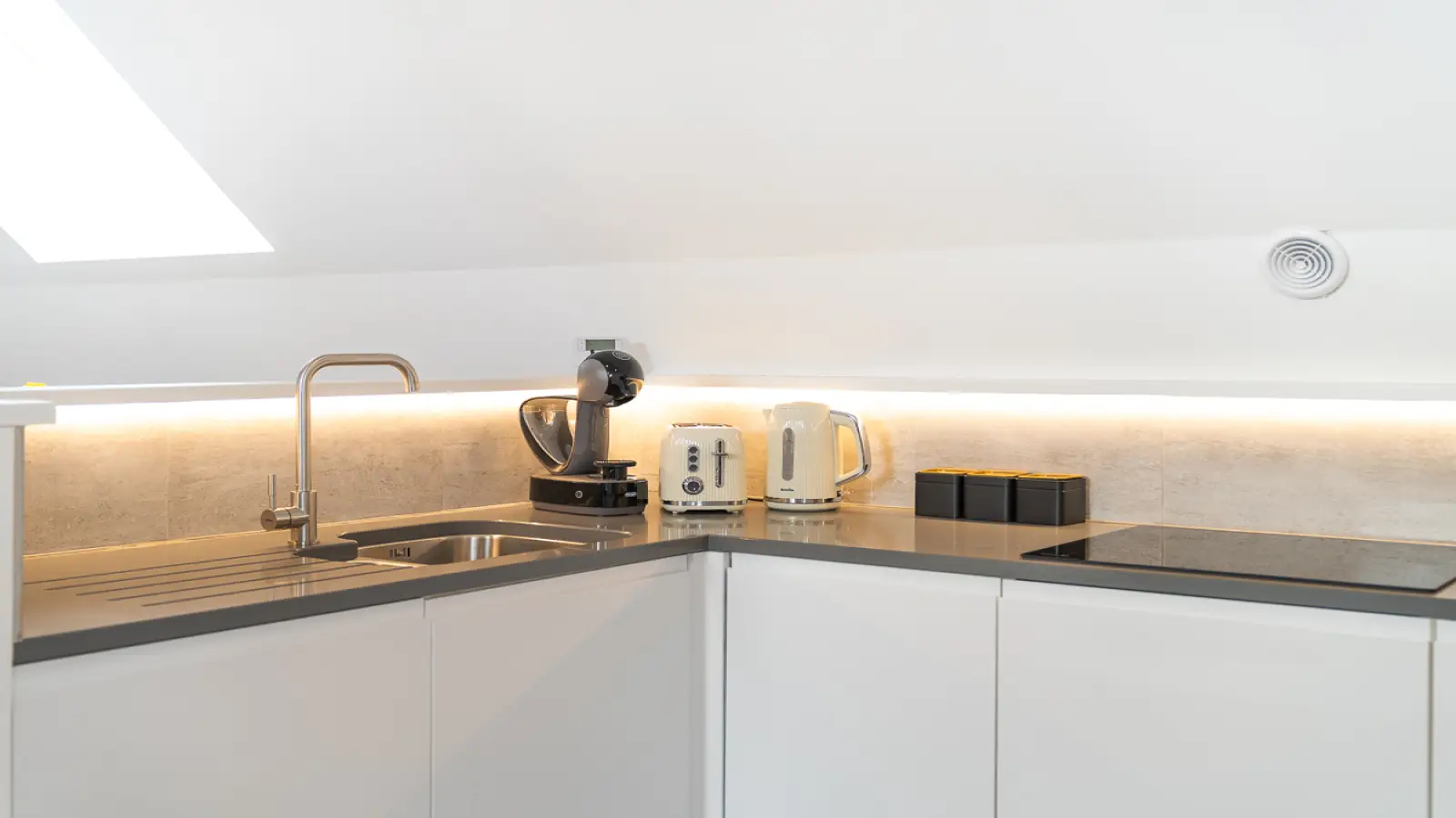 Flat Connor Close in Greater London