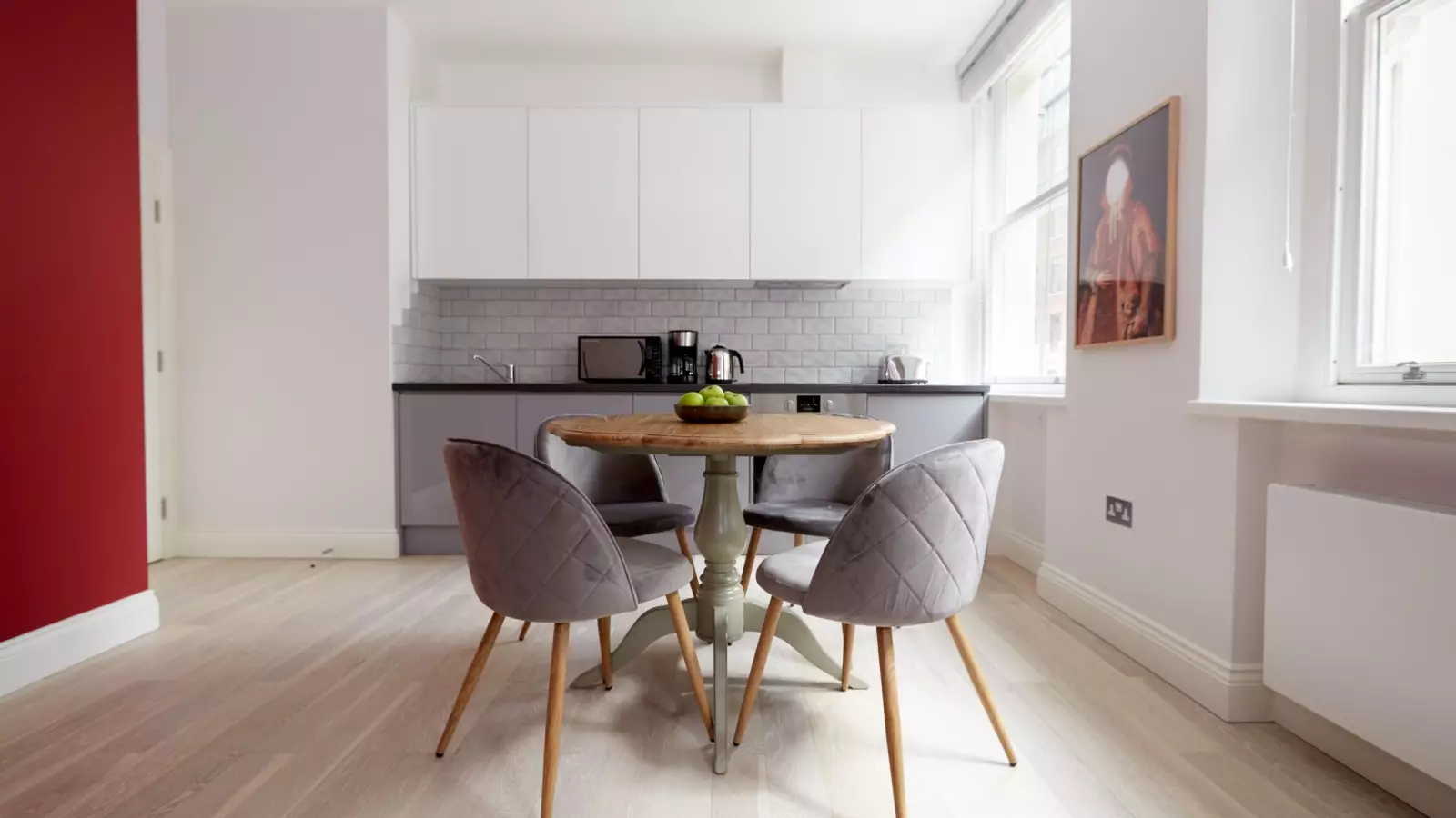 Flat Bloomsbury Way in Greater London