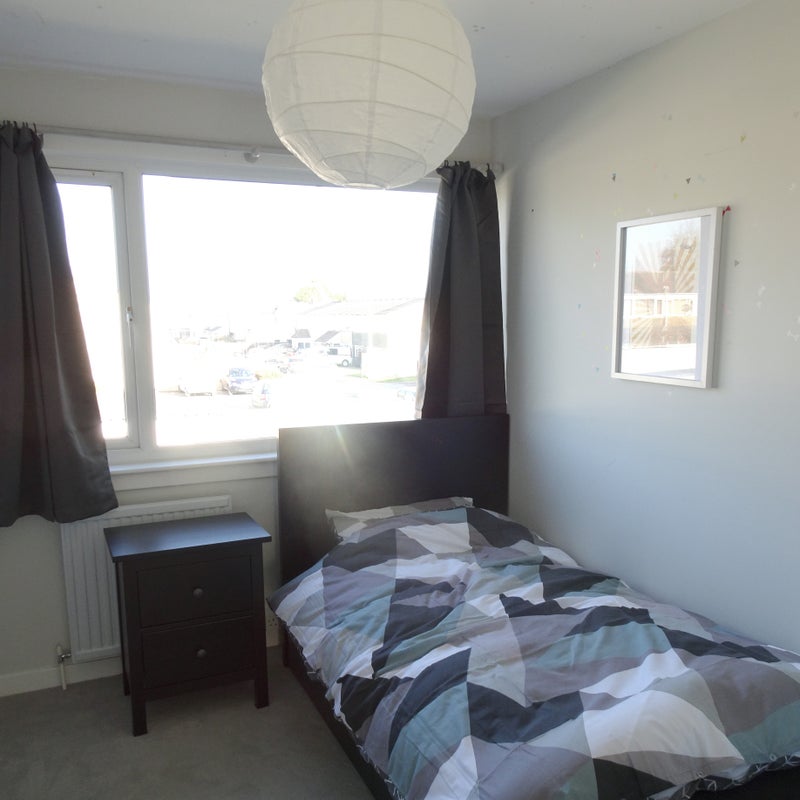 Room Burfoote Gardens in Bristol