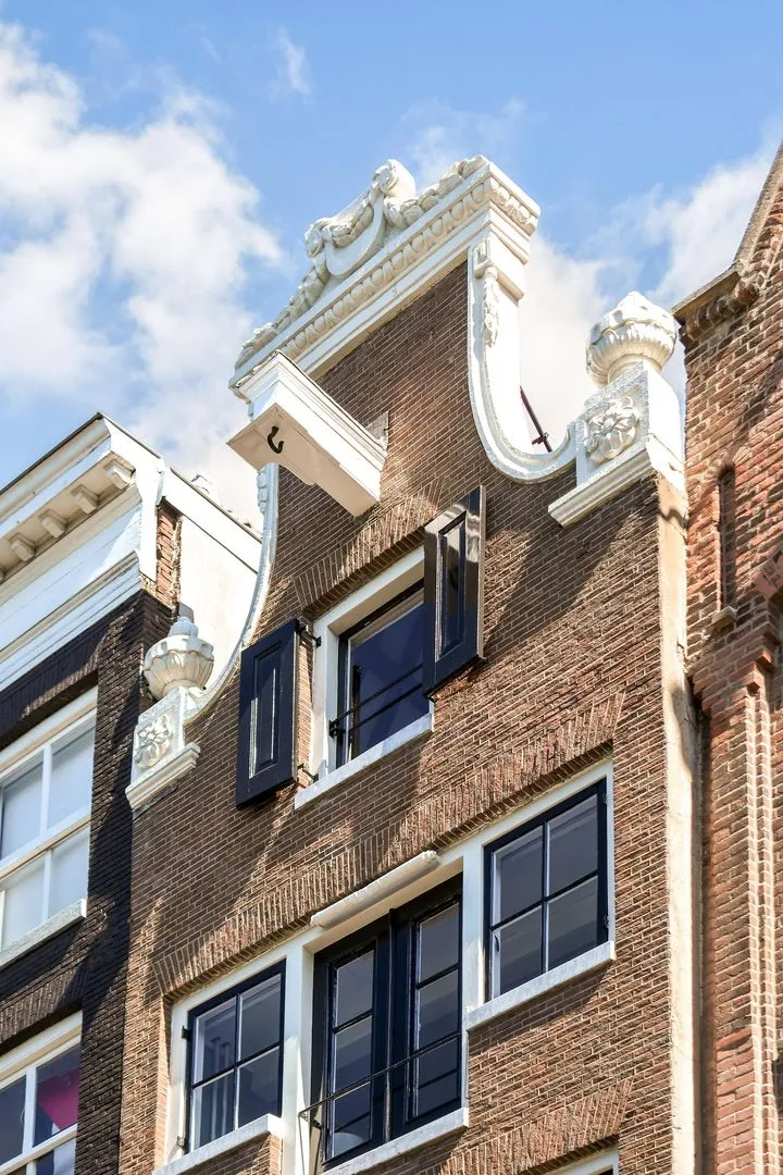 Tussenwoning te koop: Singel 145, Amsterdam