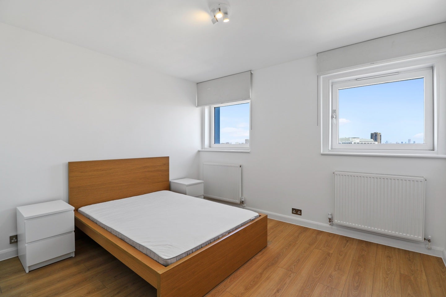 Flat Commercial Street in Greater London